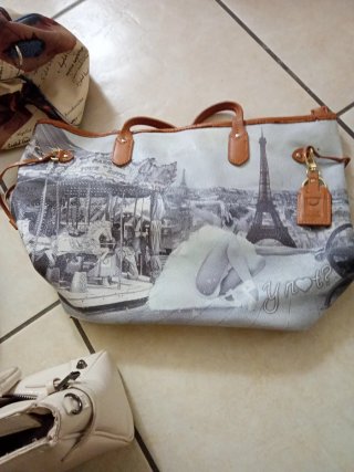 Borsa nera lucida con paillettes