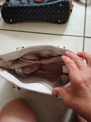Borsa nera lucida con paillettes