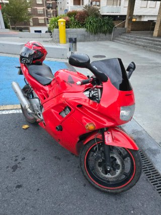 Honda CBR 600 F2 1991 Roja
