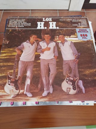 Equipo de música Aiwa y altavoces y discos vinilo