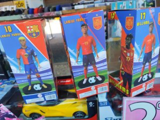 Figuras de fútbol Lamine Yamal y Williams