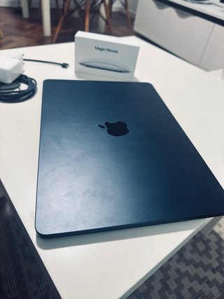 MacBook Air 13 M3 2024 8GB 256GB + Magic Mouse