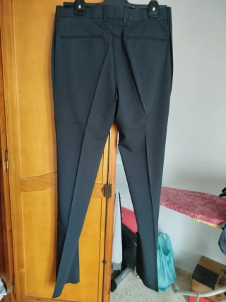 Pantalón negro de pinzas , hombre