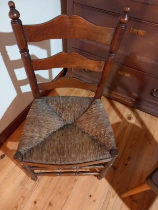 Silla de enea y madera