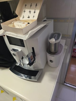 Cafetera Jura E8 Automática