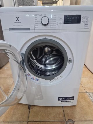 Lavadora carga frontal marca Electrolux 7 kg 1200.