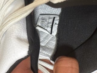 Jordan 11 Retro Negro Blanco