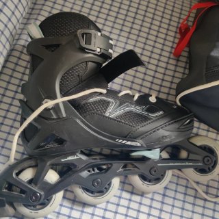 Patines 4 ruedas y equipo de protección