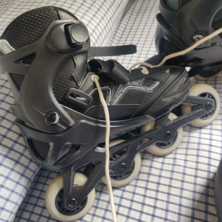 Patines 4 ruedas y equipo de protección