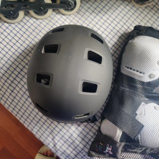 Patines 4 ruedas y equipo de protección