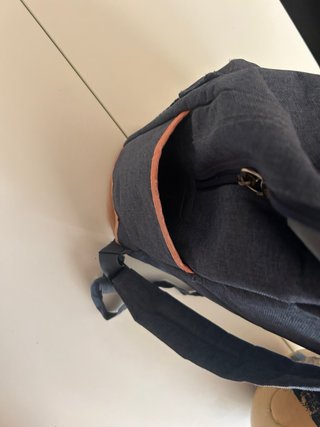 Mochila escolar azul con diseño