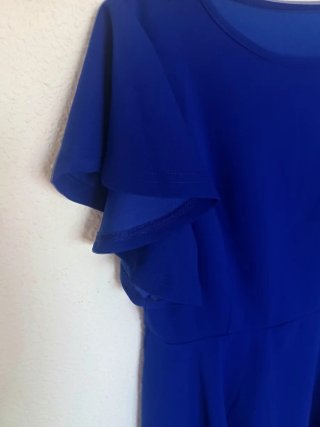 Vestido azul con volantes