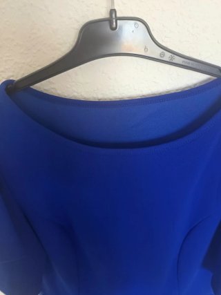 Vestido azul con volantes