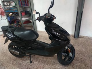 Yamaha Aerox Negra