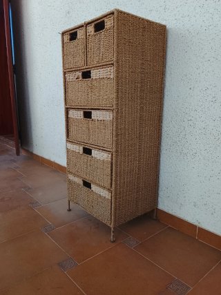 Mueble de mimbre con 6 cajones
