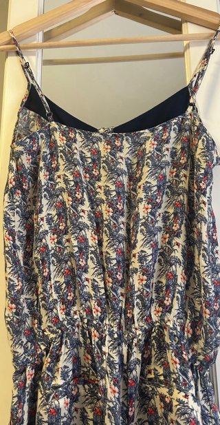 Mono Bershka floral azul y rojo