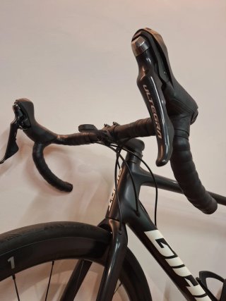Bicicleta de carretera Giant en carbono talla M