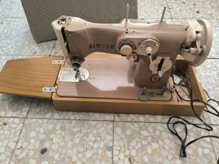 Máquina de coser Singer antigua