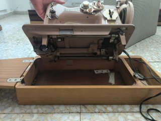 Máquina de coser Singer antigua