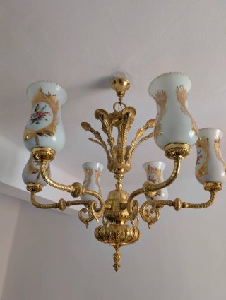 Lámpara antigua de cristal y metal