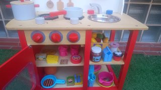 Cocina de juguete de madera