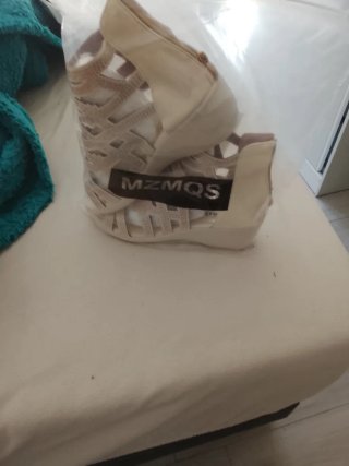 Sandalias beige sin estrenar
