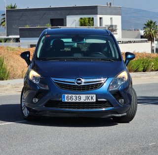 Opel Zafira 2016