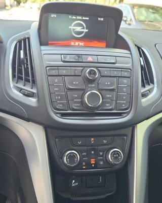 Opel Zafira 2016