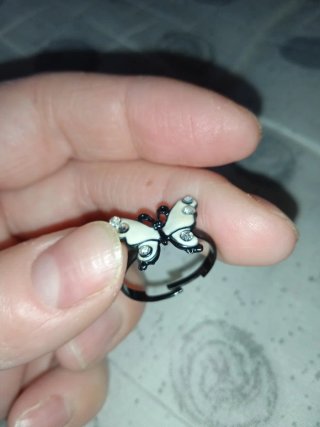 Bracciale e anello con pietre viola e bianche