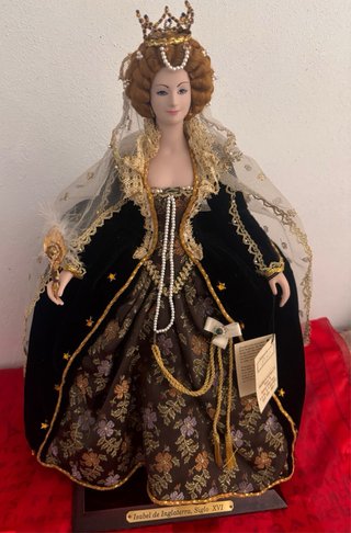 2 Figuras de artesania”Reyes Históricos”de M.Marin
