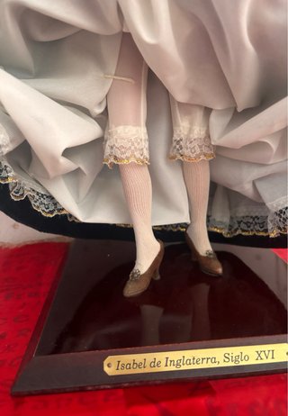 2 Figuras de artesania”Reyes Históricos”de M.Marin