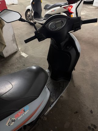 Peugeot 125 Gris Scooter