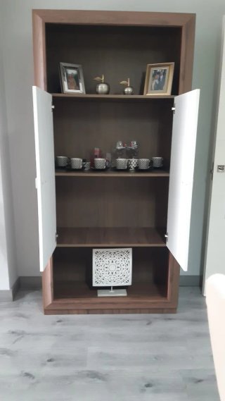 Salón moderno completo