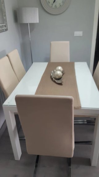 Salón moderno completo