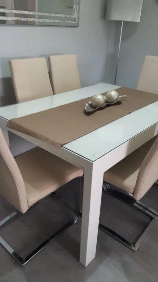 Salón moderno completo