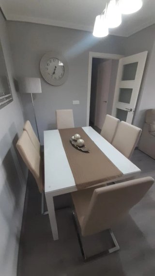 Salón moderno completo