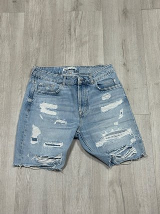 Zara Vaqueros Cortos Desgastados Talla 38