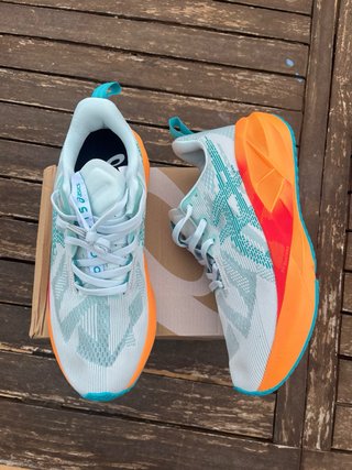 Zapatillas Asics Novablast 5 Talla 42