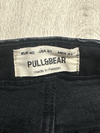 Vaqueros cortos Pull&Bear negros rotos