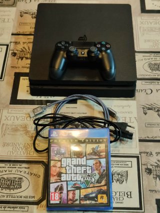 PS4 Slim 1TB  + GTA V Premium Edition