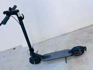 Patinete Xiaomi Essential Negro