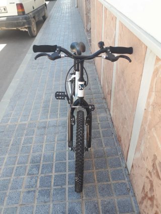 Bicicleta infantil B'Twin 20" blanca