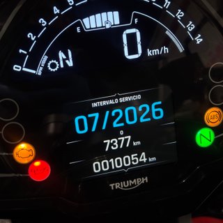 TRIUMPH Street Triple 765 R