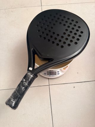 Pala de pádel negra de carbono