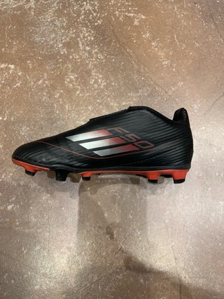 Vendo botas de fútbol de niño talla 29