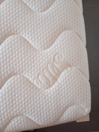 Letto singolo bianco in legno