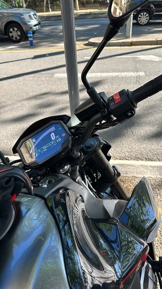 Kawasaki Z900 A2 2023 Negra/Gris