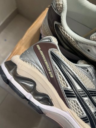 Asics Gel-Kayano 14 Plata/Crema