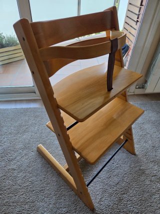 Silla evolutiva Stokke + cojín rayas