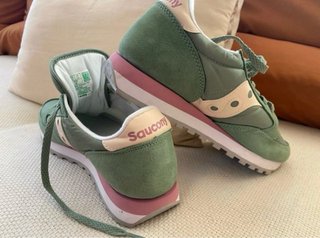 Deportivos Saucony verdes y rosas